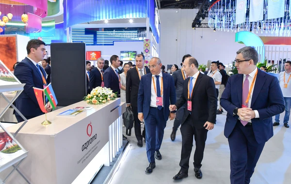 İqtisadiyyat naziri beynəlxalq sərgidə “Invest in Azerbaijan” stendini ziyarət edib - FOTO