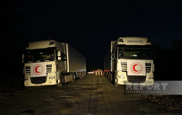 Грузовики с продовольствием для армянских жителей Карабаха семь дней ожидают на дороге Агдам-Ханкенди