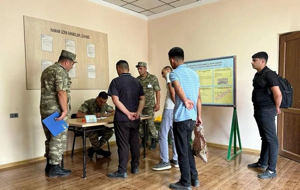 Müdafiə Nazirliyi ehtiyatdan çağırılan hərbi vəzifəlilərlə bağlı məlumat yaydı - FOTO