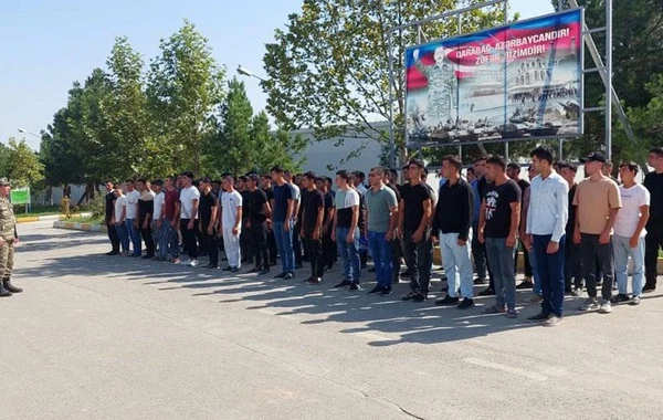 Müdafiə Nazirliyi ehtiyatdan çağırılan hərbi vəzifəlilərlə bağlı məlumat yaydı - FOTO
