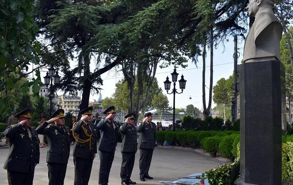 Müdafiə Nazirliyinin bir qrup nümayəndə heyəti Gürcüstanda səfərdə olub - FOTO