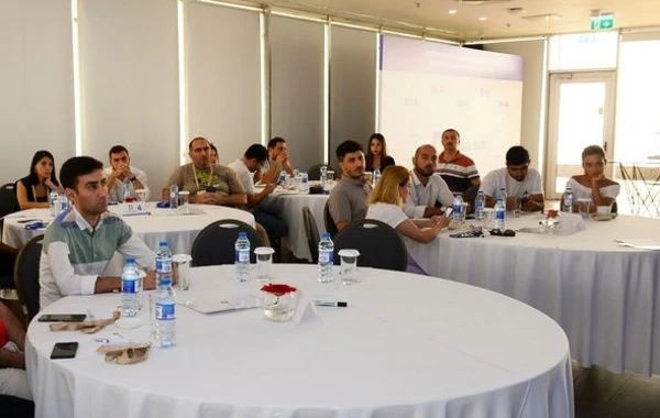 “AzInTelecom” jurnalistlər üçün təlim keçirdi - FOTO
