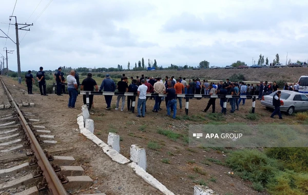 Sabirabadda qatarla traktor toqquşub, sürücü ölüb - FOTO