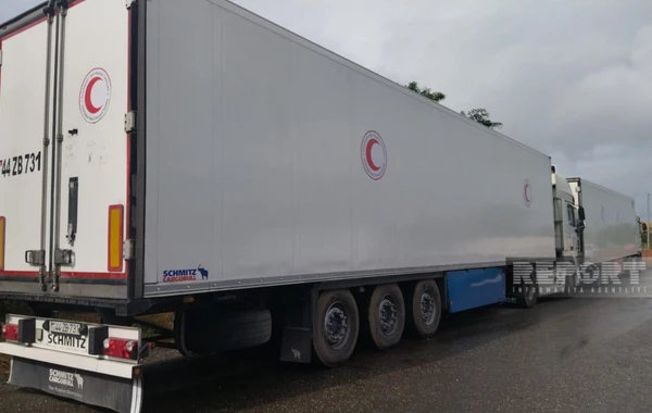 Azərbaycan Qızıl Aypara Cəmiyyətinin göndərdiyi un dolu TIR-lar 12 gündür Ağdam-Xankəndi yolunda gözləyir - FOTO