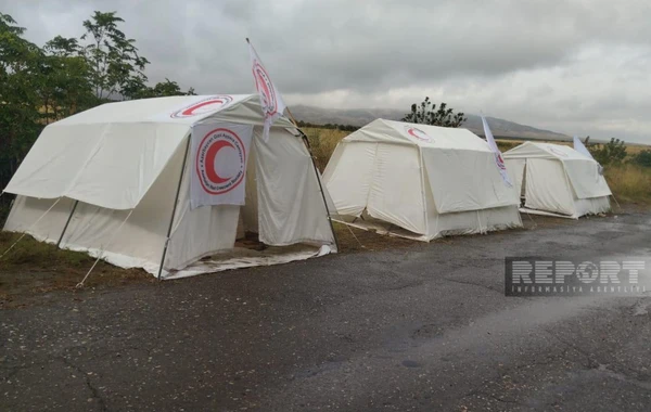 Azərbaycan Qızıl Aypara Cəmiyyətinin göndərdiyi un dolu TIR-lar 12 gündür Ağdam-Xankəndi yolunda gözləyir - FOTO