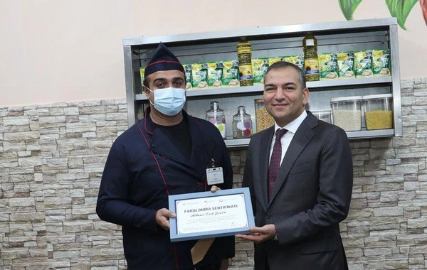 Aşpazlıq kursuna cəlb edilmiş məhkumlara sertifikatlar təqdim edilib - FOTO