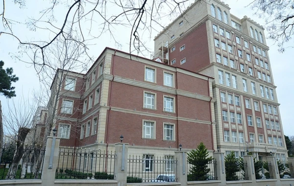 Bakıda əsgər odlu silahdan atəş açmaqla özünə xəsarət yetirib