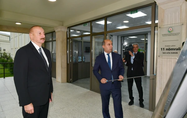 İlham Əliyev Xırdalan şəhər 11 nömrəli tam orta məktəbin yeni binasının açılışında iştirak edib - FOTO - YENİLƏNİB