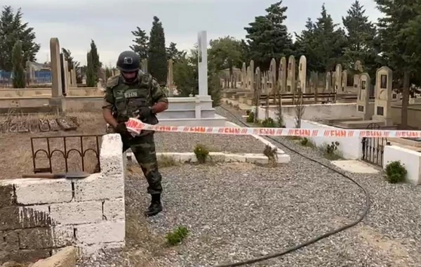 Qəbiristanlıqdan tapança və qumbara tapıldı - FOTO/VİDEO
