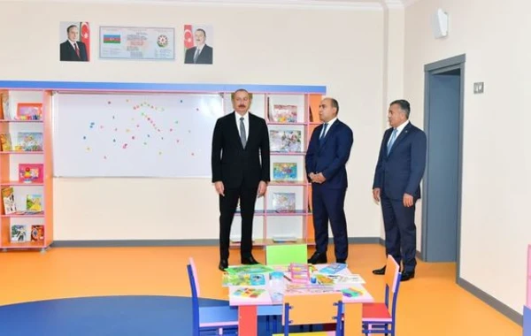 Президент Азербайджана принял участие в открытии нового здания полной средней школы №11 города Хырдалан - ФОТО