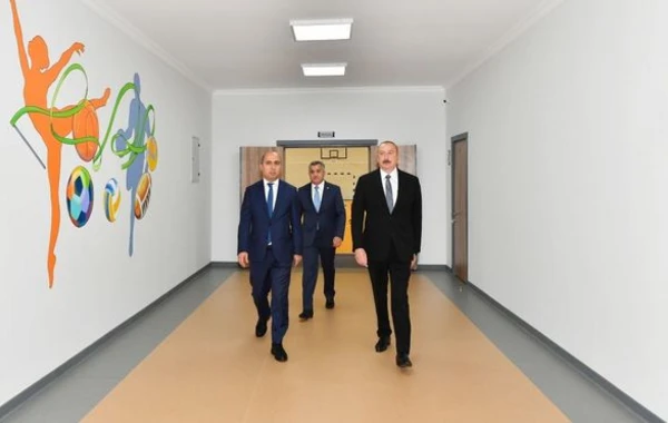 Президент Азербайджана принял участие в открытии нового здания полной средней школы №11 города Хырдалан - ФОТО