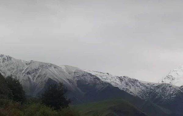 Qaxda dağlıq ərazilərə qar yağıb - FOTO