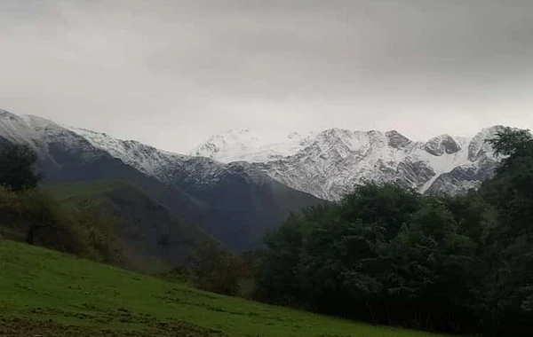 Qaxda dağlıq ərazilərə qar yağıb - FOTO