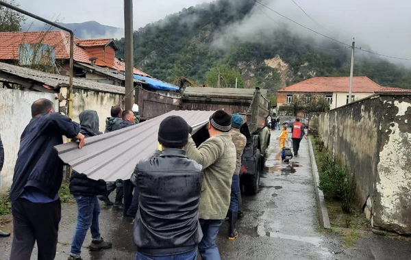 Balakəndə dolu nəticəsində ziyan dəyən evlər bərpa olunur - FOTO