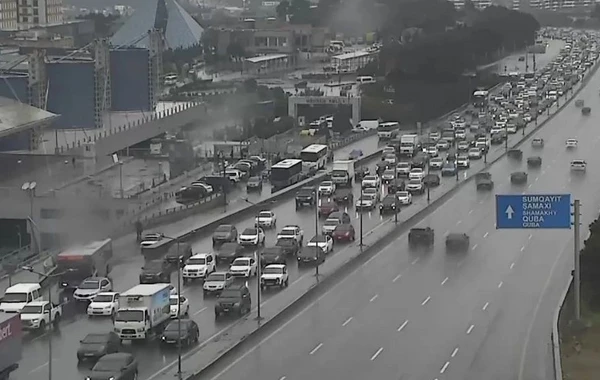 Bakıda bu yollarda tıxac yaranıb - SİYAHI