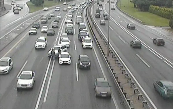 Aeroport şosesində qəza olub, sıxlıq yaranıb