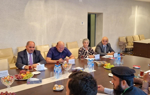 Mətbuat Şurasında Pakistandan olan bir qrup media nümayəndəsi ilə görüş keçirilib - FOTO