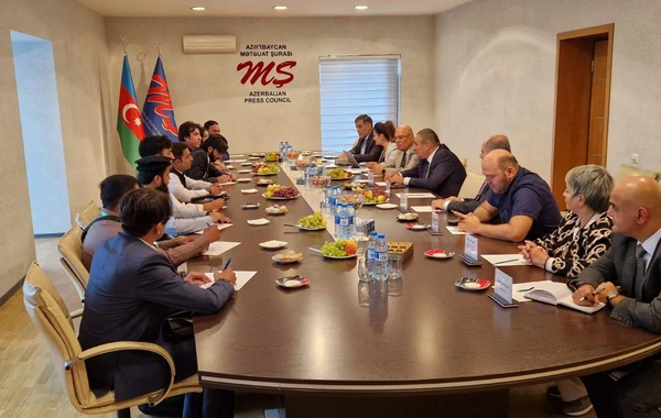 Mətbuat Şurasında Pakistandan olan bir qrup media nümayəndəsi ilə görüş keçirilib - FOTO