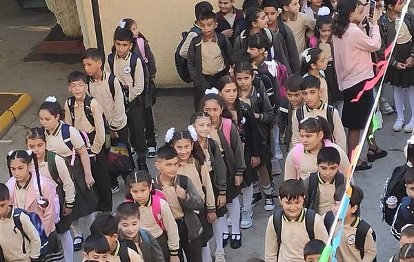 Məktəblərdə ilk dərs günüdür - FOTOREPORTAJ