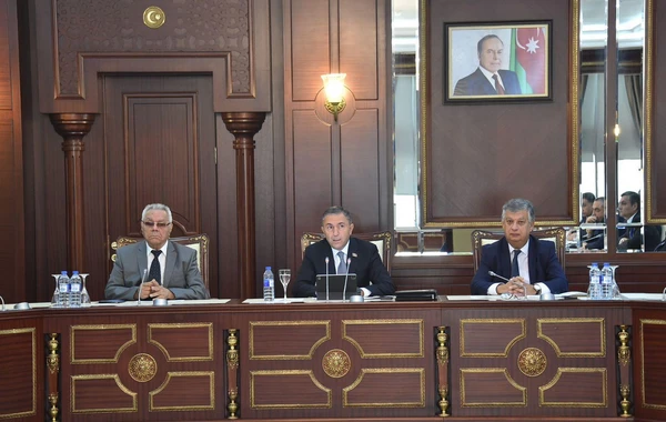 Milli Məclisin plenar iclasına müzakirə üçün iqtisadi sahədə 11 qanun layihəsi tövsiyə edilib - FOTO