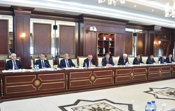 Milli Məclisin plenar iclasına müzakirə üçün iqtisadi sahədə 11 qanun layihəsi tövsiyə edilib - FOTO