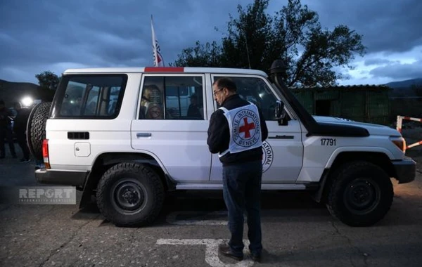 Автомобили МККК с продовольственным грузом движутся в сторону Ханкенди - ОБНОВЛЕНО + ВИДЕО