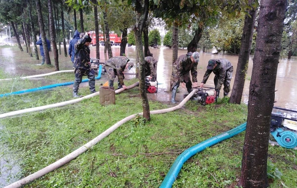 FHN: Astara və Lənkəranda su basan ərazilərdə tədbirlər davam etdirilir- VİDEO