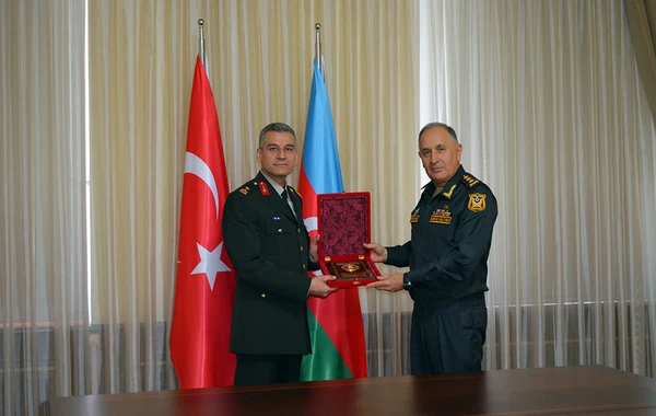 Azərbaycan Ordusunun Baş Qərargah rəisi türkiyəli nümayəndə heyəti ilə görüşüb - FOTO