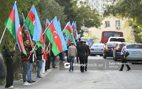 Погибший в результате теракта полицейский Хазар Заманов предан земле - ОБНОВЛЕНО-1 + ПРЯМОЙ ЭФИР