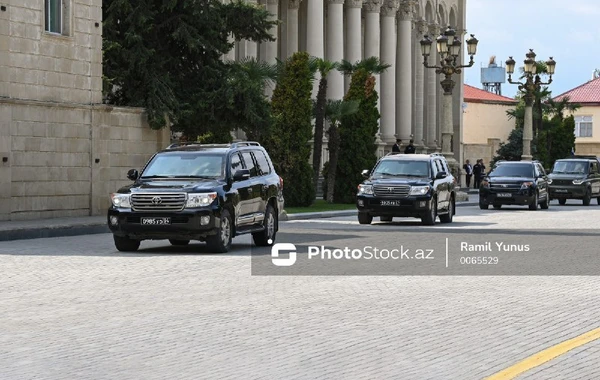 Azərbaycanın Qarabağ bölgəsinin erməni sakinlərinin nümayəndələri Yevlaxı tərk edib - YENİLƏNİB-4