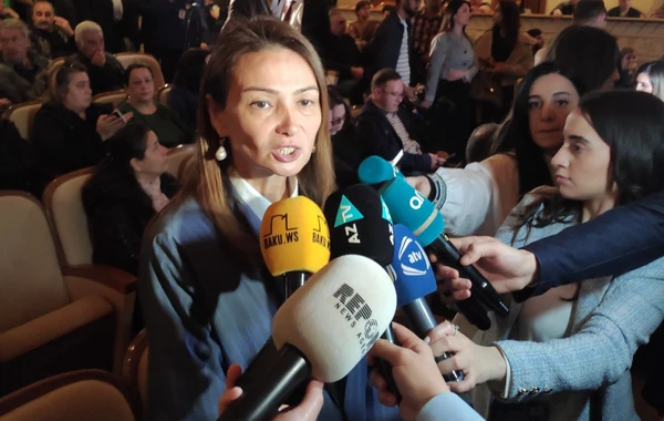 Qənirə Paşayeva komaya düşdü: Həmkarları Mərkəzi Klinikaya gəldilər - YENİLƏNİB + VİDEO