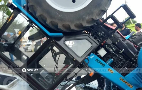 Qazaxda toy karvanına qoşulan traktor aşdı - FOTO