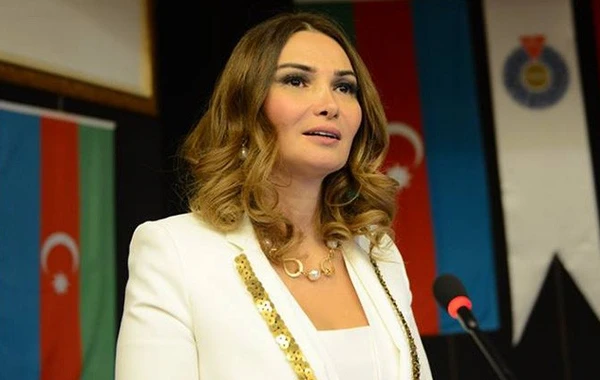 “Qənirə Paşayeva süni nəfəs aparatına qoşulub, heç bir reaksiya vermir” - Əmisindən AÇIQLAMA