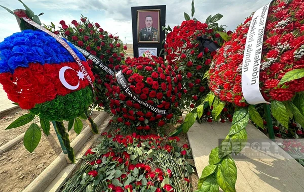 На II Аллее шехидов состоялись похороны полковник-лейтенанта, погибшего в результате минного террора - ФОТО