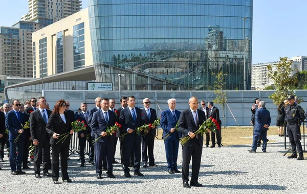 İqtisadiyyat Nazirliyinin kollektivi Zəfər Parkında olub - FOTO
