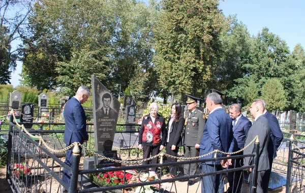 Azərbaycanın Belarus əsilli Milli Qəhrəmanının xatirəsi anılıb - FOTO