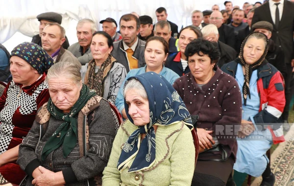 Söyüdlü kəndinin sakinləri tullantıxana sahəsində monitorinqin nəticələri barədə məlumatlandırılıb - FOTO
