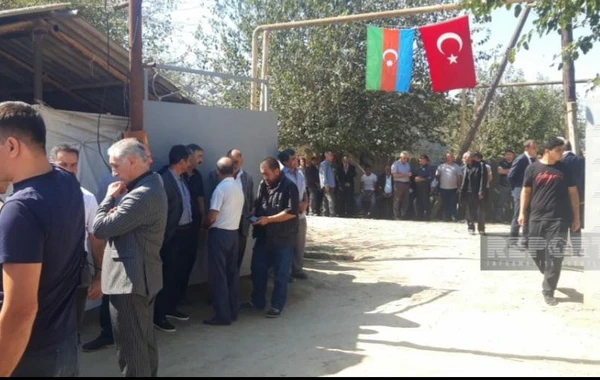 Meyitinin qalıqları 30 il sonra Xocavənddə tapılan Əhməd Babaşovla vida mərasimi keçirilir - FOTO