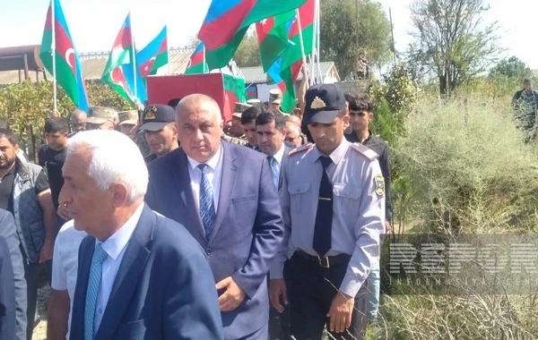 30 il əvvəl Füzulidə itkin düşən hərbçi Salyanda dəfn edilib - FOTO