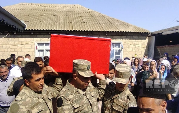 30 il əvvəl Füzulidə itkin düşən hərbçi Salyanda dəfn edilib - FOTO