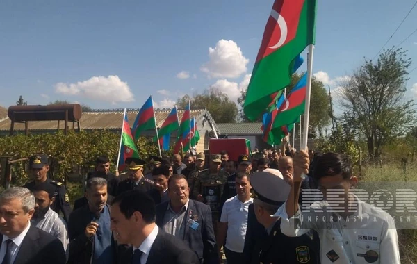 30 il əvvəl Füzulidə itkin düşən hərbçi Salyanda dəfn edilib - FOTO