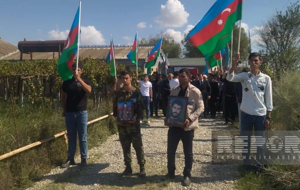 В Сальяне похоронили военнослужащего, останки которого были обнаружены спустя 30 лет - ФОТО