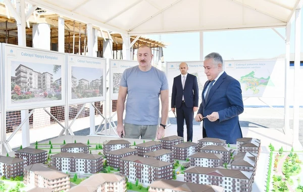 Prezident İlham Əliyev Cəbrayıl Yaşayış Kompleksində aparılan tikinti işləri ilə tanış olub - FOTO