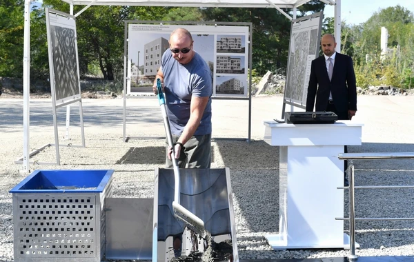 Prezident Zəngilan şəhərində 4-cü yaşayış kompleksinin təməlqoyma mərasimində iştirak edib - FOTO