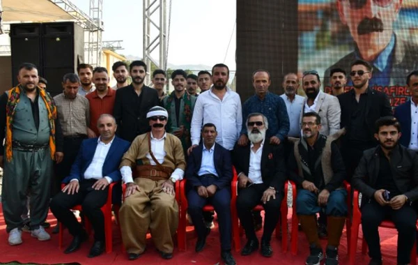 Bu toyda gəlinlə bəyə 6,9 milyonluq qızıl və pul taxıldı - FOTO