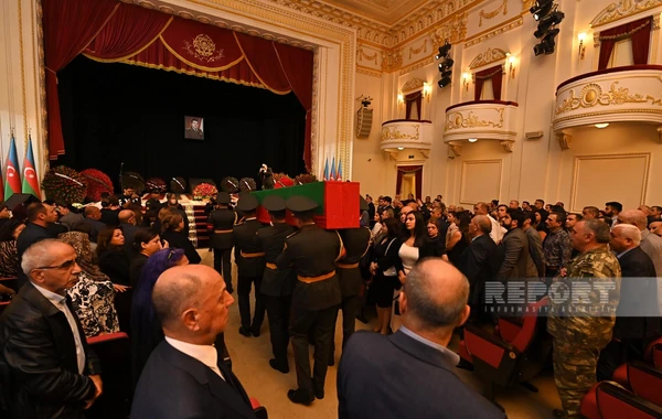 Milli Qəhrəman Riad Əhmədovun nəşi dəfn edilir  - FOTO - YENİLƏNİB