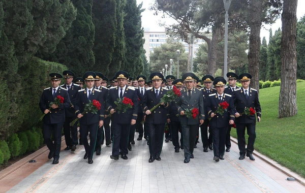 Prokurorluq orqanlarının xidməti fəaliyyətdə fərqlənən əməkdaşları mükafatlandırılıb - FOTO