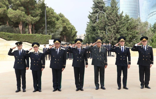 Prokurorluq orqanlarının xidməti fəaliyyətdə fərqlənən əməkdaşları mükafatlandırılıb - FOTO