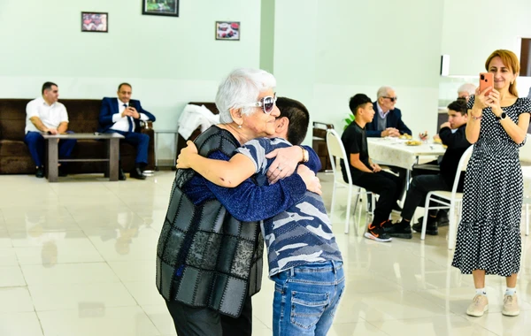 Ahıllar və kimsəsiz uşaqlar bir yerdə - FOTO/VİDEO