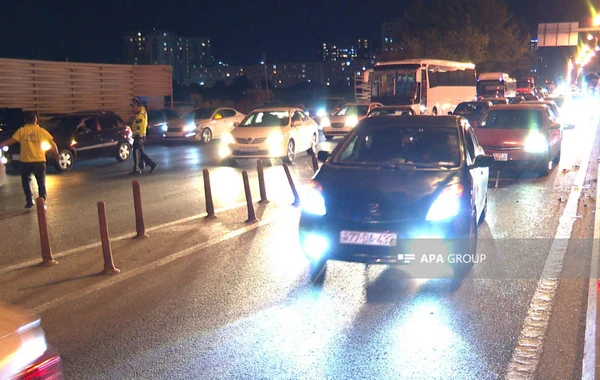 Bakıda yol qəzası zamanı bir nəfər xəsarət alıb - FOTO